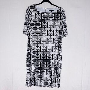 5/$25 Tiana B. Black White Textured Print Knee Length Short Sleeve Dress 10